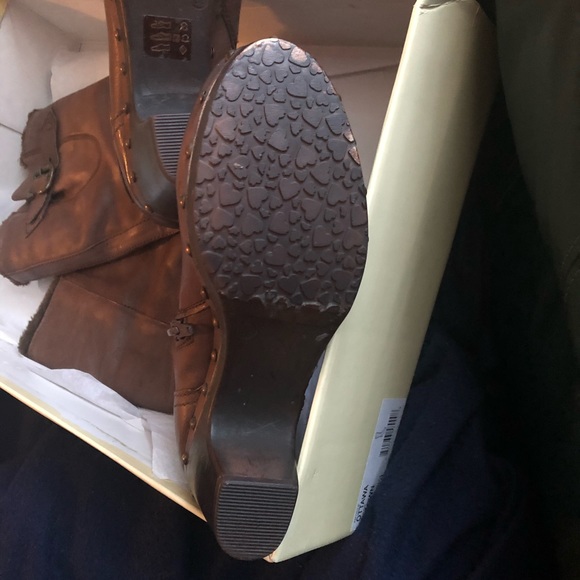 🤎 Beautiful Brown, Fur-lined, SpringStep Boots 🤎 - Picture 7 of 15